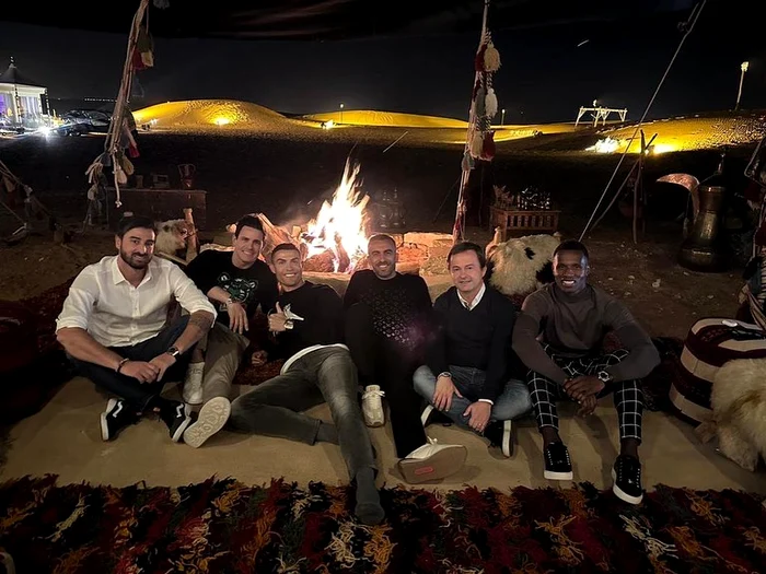 Cristiano Ronaldo, ”cu băieții” în deșertul saudit. Foto Facebook