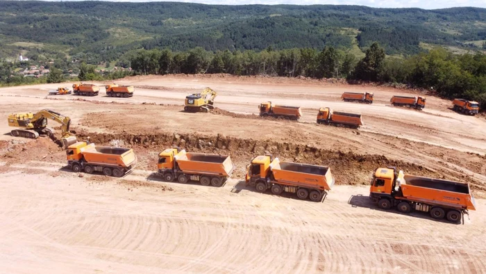 Pe şantierul A3 se lucrează intens şi în această perioadă.  FOTO PeUndeMerg.ro