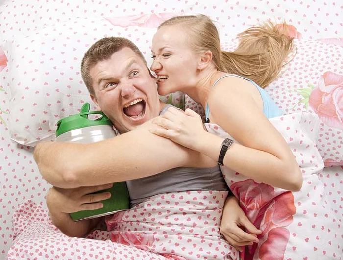 
    Click! îţi spune de ce vara asta singura blondă cu care e bine să flirtezi se serveşte la halbă  