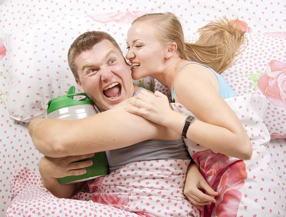 
    Click! îţi spune de ce vara asta singura blondă cu care e bine să flirtezi se serveşte la halbă  
