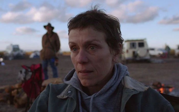 Frances McDormand, în filmul care i-a adus două premii Oscar: pentru cel mai bun rol feminin principal şi pentru cea mai bună producţie cinematografică.