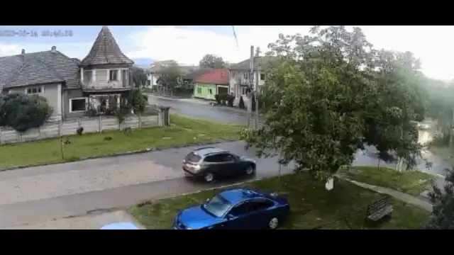 Motociclist de 29 de ani, mort într-un accident în Beiuș. Poliția: O șoferiță nu i-ar fi acordat prioritate