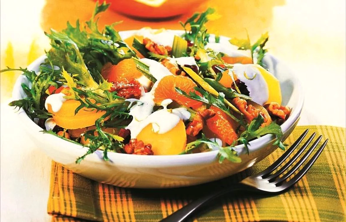 
    Salată de cartofi cu mandarine  