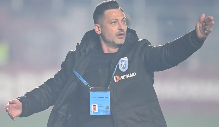 Mirel Rădoi, la al doilea mandat în Bănie (FOTO: Sportpictures)
