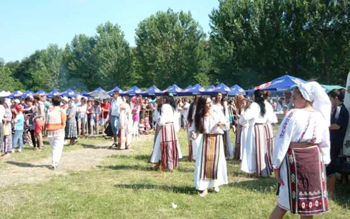 Dansatorii de la Luncaviţa, la Piatra Neamţ FOTO Adevărul