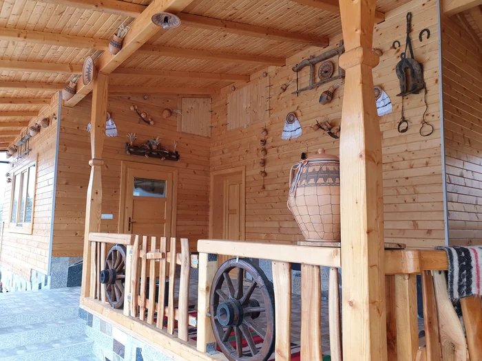 Tănase și-a construit cu banii din Germania casă și un atelier. FOTO: Tănase Burnar