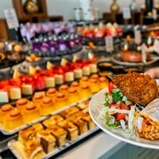 Mâncare all inclusive  FOTO Shutterstock 