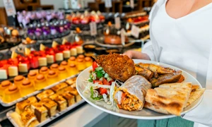 Mâncare all inclusive  FOTO Shutterstock 