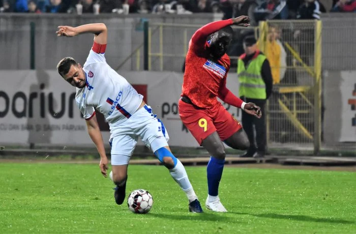 Andrei Miron și francezul Gnohere vor fi coechipieri abia din luna martieFOTO: Sportpictures.eu