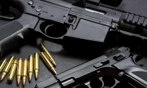 pistol si munitie 1070x600 jpeg