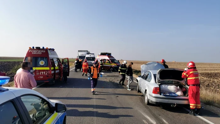 Trei autovehicule au fost implicate într-un accident pe E 574, în Olt FOTO: martor