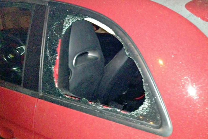 Actriţa a primit împrumut un alt Abarth, până-i va fi reparată maşina (FOTOgrafii: ARHIVA PERSONALĂ)