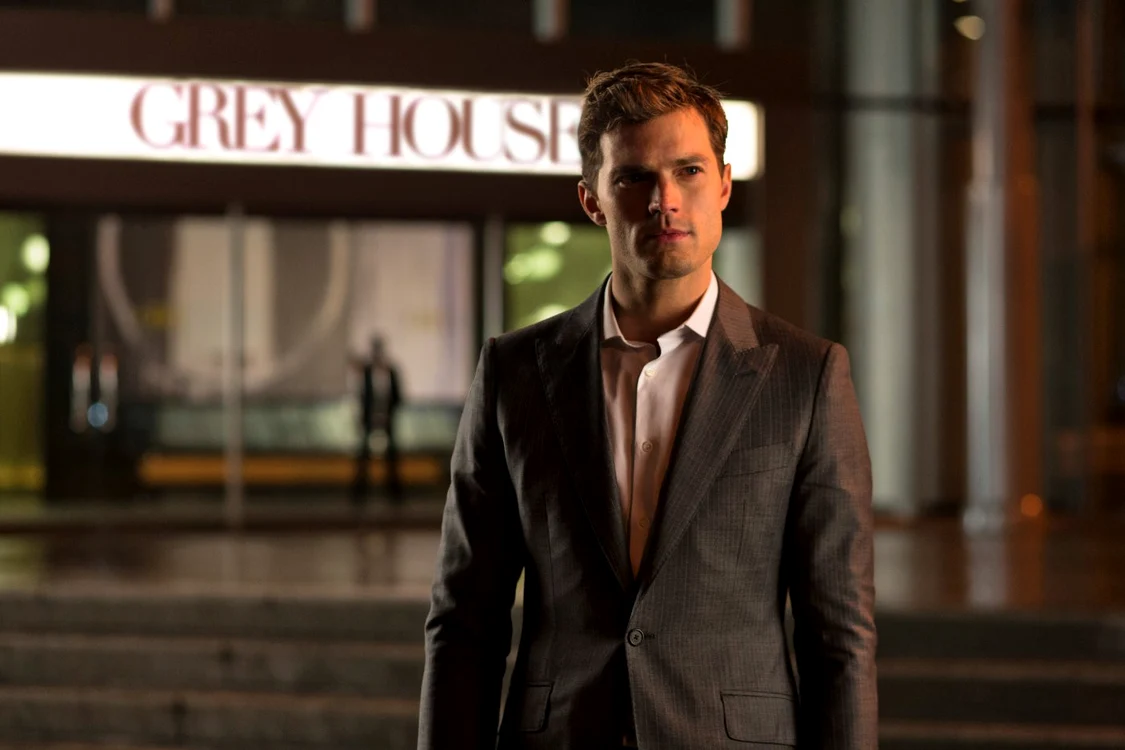 Jamie Dornan, în rolul miliardarului Christian Grey, din filmul „Fifty Shades of Grey“ FOTO Universal Pictures