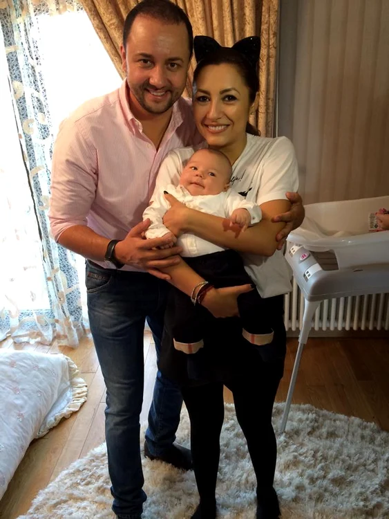 
    Andra şi Cătălin Măruţă au fost naşi în weekendFoto: Facebook  