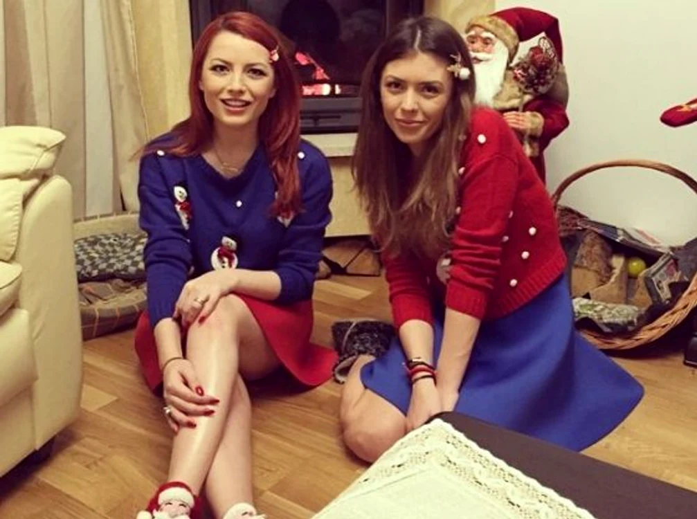Între Elena Gheorghe şi sora ei Ana este o diferenţă de vârstă de 11 luni