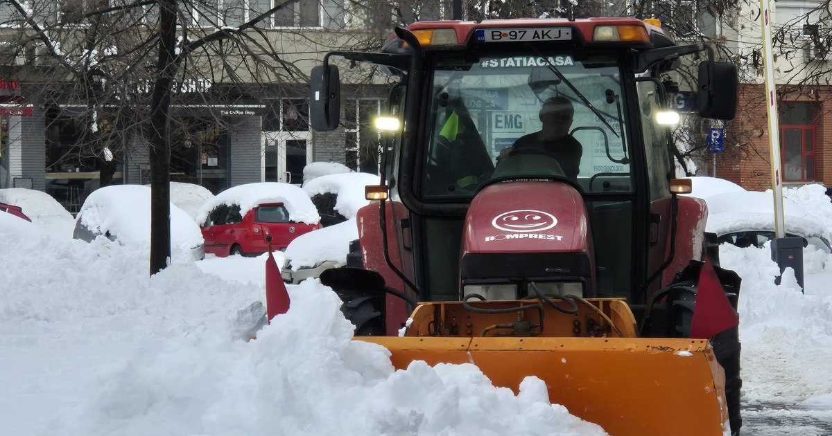Amenzi pentru neacțiune la deszăpezire: străzile și trotuarele din Sectorul 1 rămân înzăpezite.