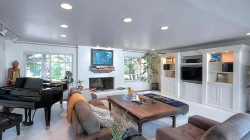 TIn 2010, Mexican actress Kate del Castillo decided to settle in the United States to continue his career in television and film, why he decided to buy a house in one of the exclusive neighborhoods of Los Angeles, where Tinseltown is US: Hollywood jpeg