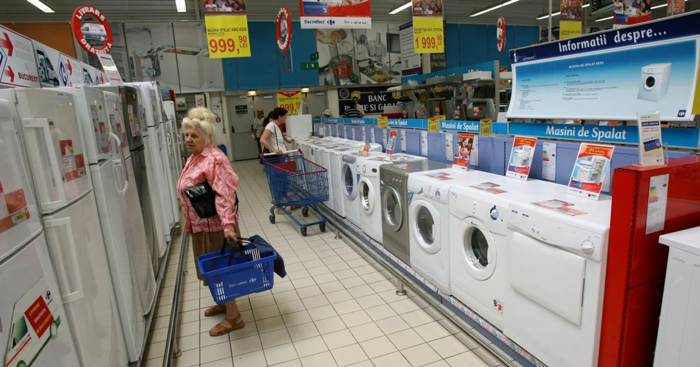 Românii sunt mai reținuți în a cumpăra electrocasnice mari în această perioadă a anului