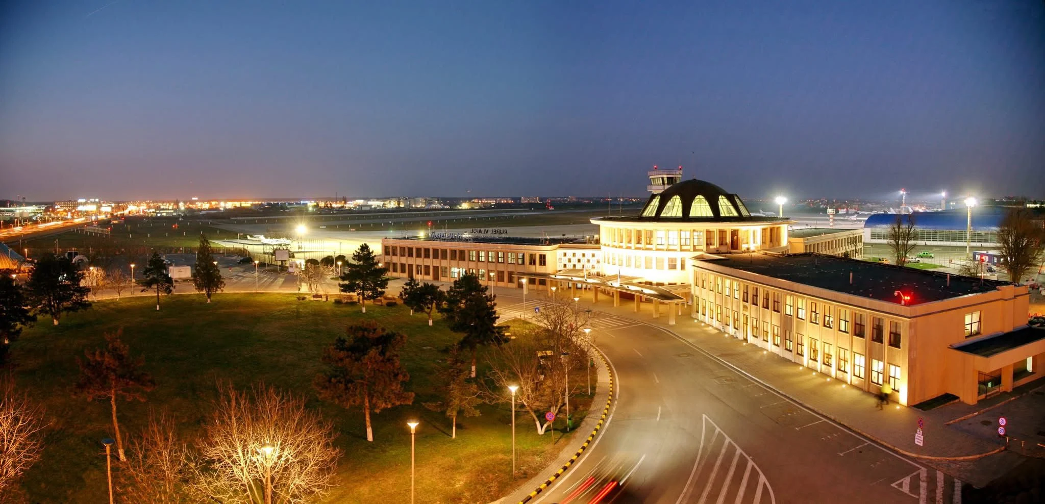 Aeroportul Băneasa va fi modernizat. Trei giganți internaționali se bat pentru proiectul de modernizare