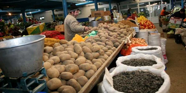 piata fructe legume FOTO Adevarul