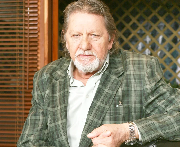 
    Sebastian Papaiani, în 1974, în filmul „Păcală”, unde a interpretat rolul principalcaptură: youtube  