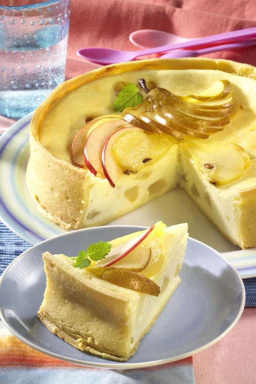 
    Tartă cu brânză şi pere  