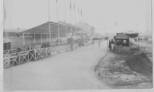 2 Sugestiva Fotografie Velodromul ”Victoria”, primul velodrom din Regat (București, 1895) Arhiva Adrian Hubca jpg