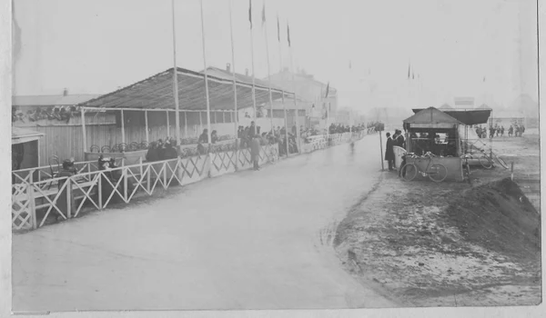 2 Sugestiva Fotografie Velodromul ”Victoria”, primul velodrom din Regat (București, 1895) Arhiva Adrian Hubca jpg