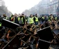 Lupte de stradă între vestele galbene şi poliţişti la Paris Franta FOTO AFP