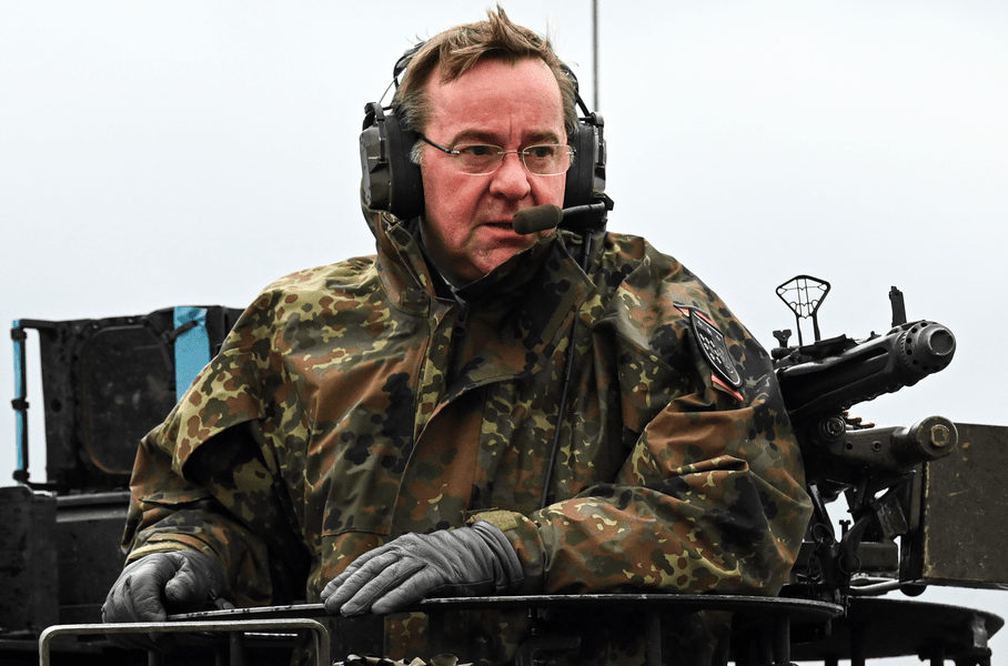 Ministrul german al Apărării: „Avem nevoie de tancuri noi şi, sincer, nu-mi pasă de unde vin banii”