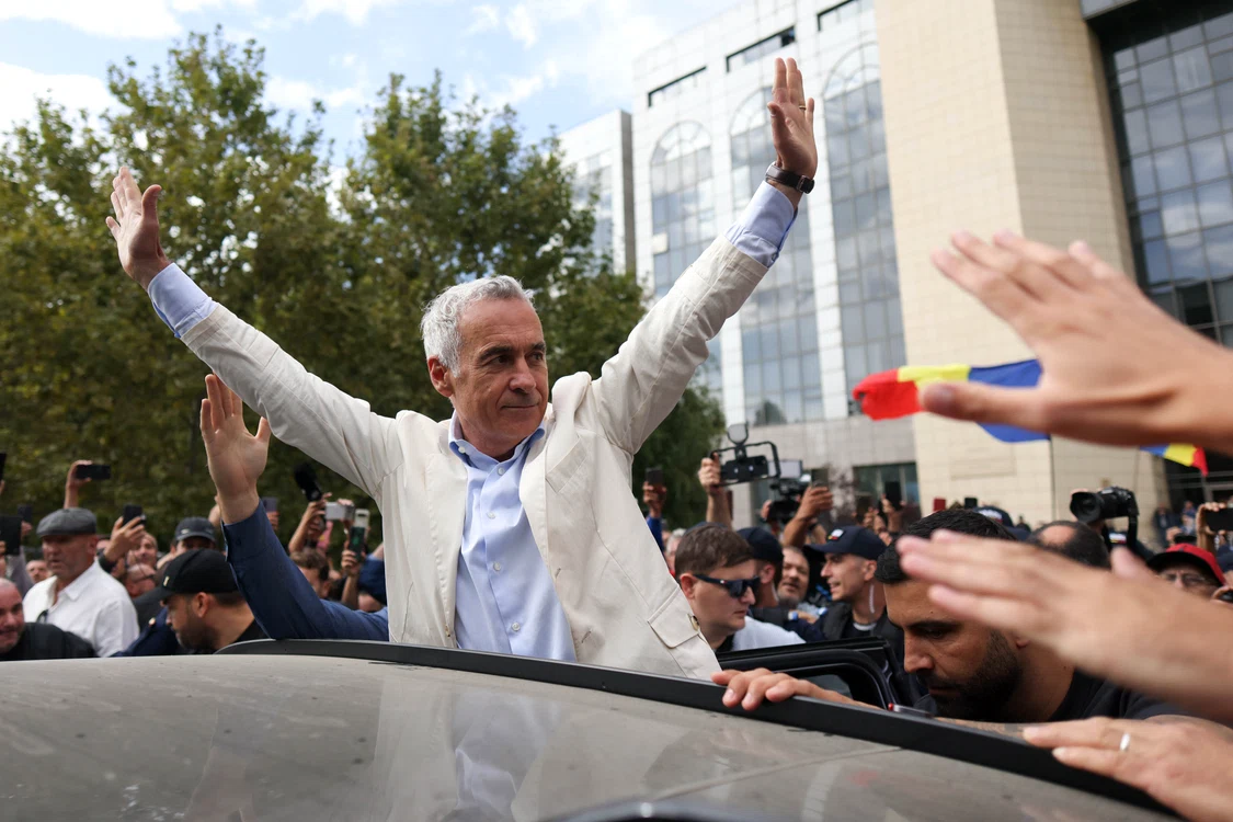 Călin Georgescu,  la ieșirea de la Tribunalul București