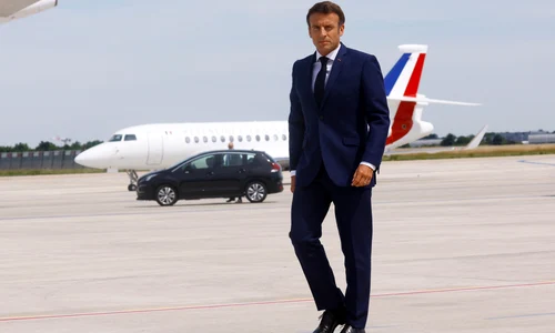 Emmanuel Macron aeroport jpg