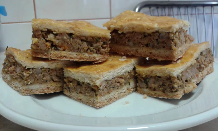 placinta cu carne jpeg