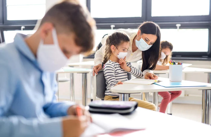 Anul școlar 2020-2021 începe la 14 septembrie. Până pe 10 septembrie fiecare unitate de învățământ va decide scenariul după care vor învăța eleviiSursa foto: Shutterstock