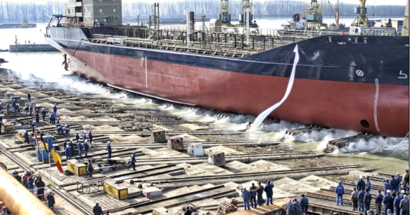 Navele vor traversa Oceanul Atlantic şi petrolul pe care îl transportă va fi prelucrat în rafinării din Brazilia