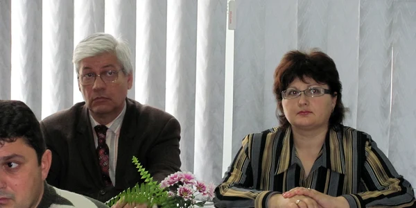 Preşedintele Camerei de Comerţ, Ioan Chiriacescu şi purtătorul de cuvânt al AJOFM, Laura Vasilescu