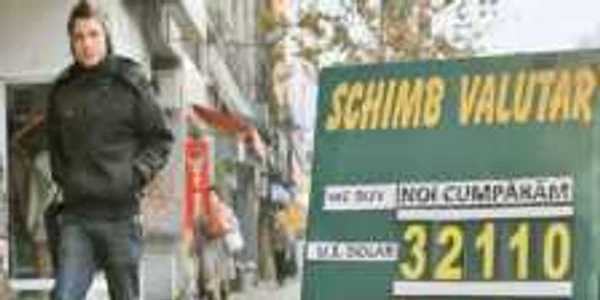 La casele de schimb, euro  a trecut de 4,37 lei