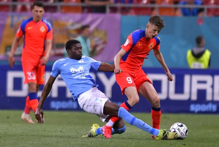 Octavian Popescu e la un cartonaș galben distanță de o eliminare (FOTO: Sportpictures)