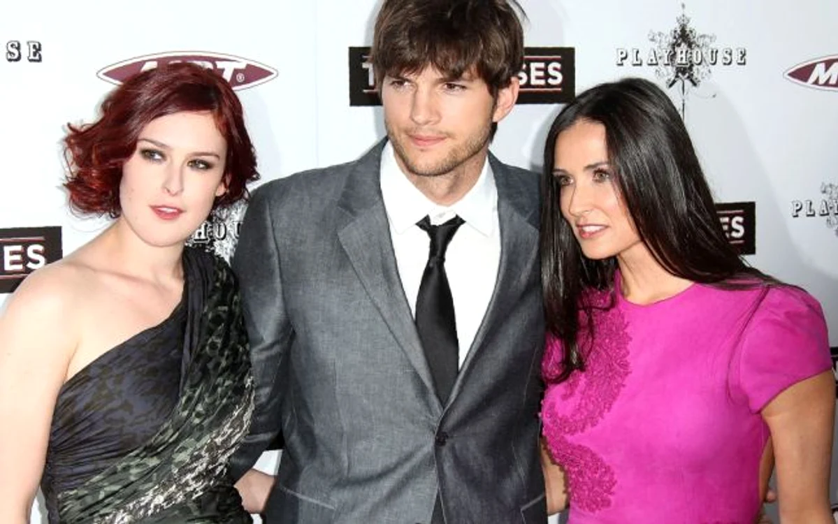 Ashton Kutcher a jonglat cu Demi Moore, dar s-a apropiat şi de Rumer, fiica ei (Foto: Profimedia).