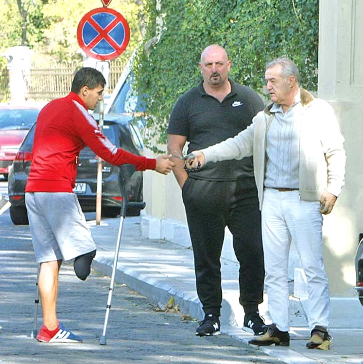 Bărbatul fără un picior a primit 200 de lei