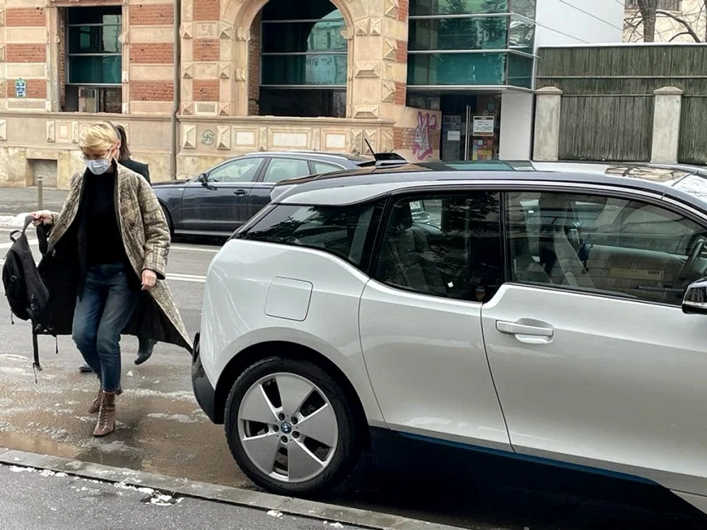 Raluca Turcan a venit la Ministerul Muncii cu o maşină electricăfoto: arhivă personală