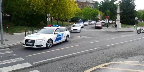 Politia maghiara politie ungaria foto rendőrség