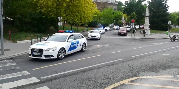 Politia maghiara politie ungaria foto rendőrség