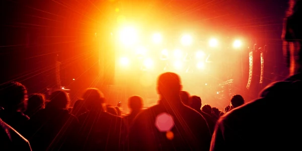 Concer - club - multime FOTO Shutterstock
