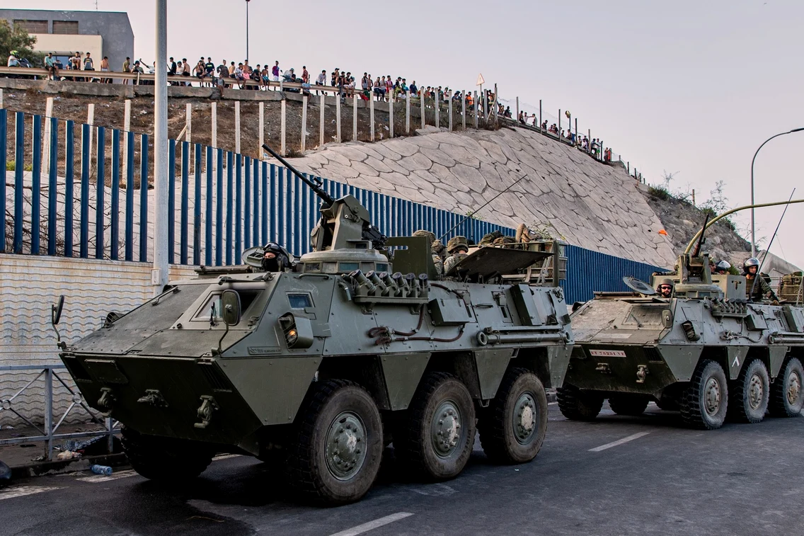 Soldați ai armatei spaniole sunt mobilizați în enclava spaniolă Ceuta FOTO Profimedia