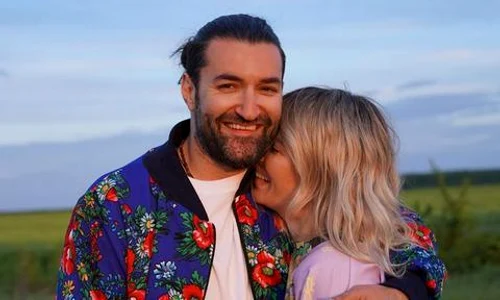 1 smiley si gina au devenit parinti jpg jpeg