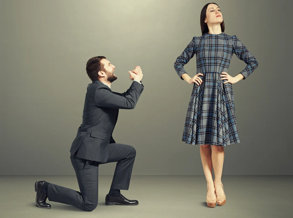 De ce scuzele par tot mai greu de crezut. „Trăim într-o lume în care sinceritatea e un tip de marketing. E o piață a emoțiilor, un joc de putere”