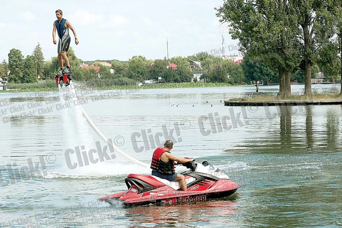Leon Rotaru a fost aruncat de apă la zece metri înălţime (Fotografii: Sever Gheorghe )