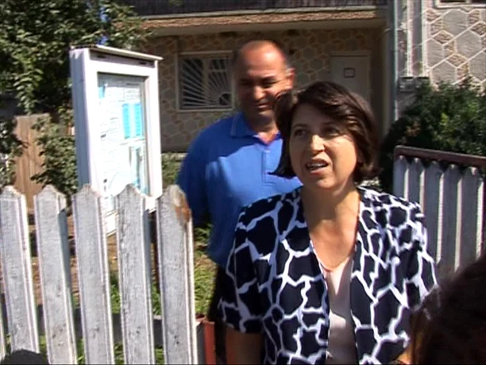 Soţii Şomoiag, directoarea şi profesorul de sport care au lipsit de la primele ore