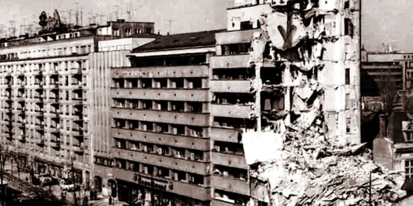 Blocul Casata la cutremurul din 4 martie 1977 unde locuia şi a murit Toma Caragiu Sursa arhivă